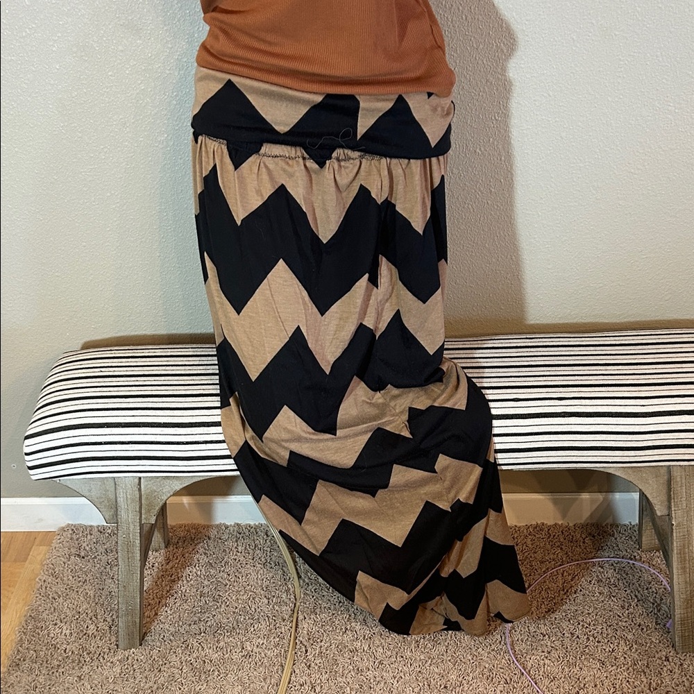 Chevron Patterned Black and Tan Skirt